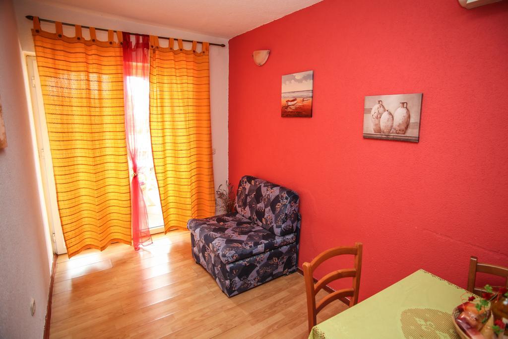 Apartments Marija Stari Grad  Rum bild