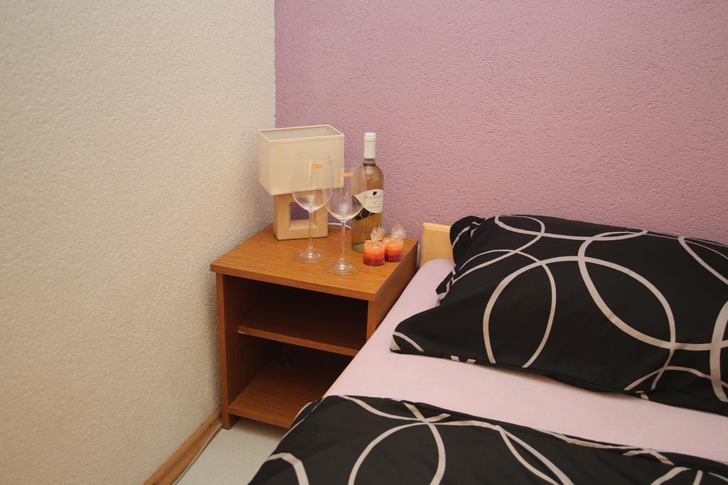 Apartments Marija Stari Grad  Rum bild