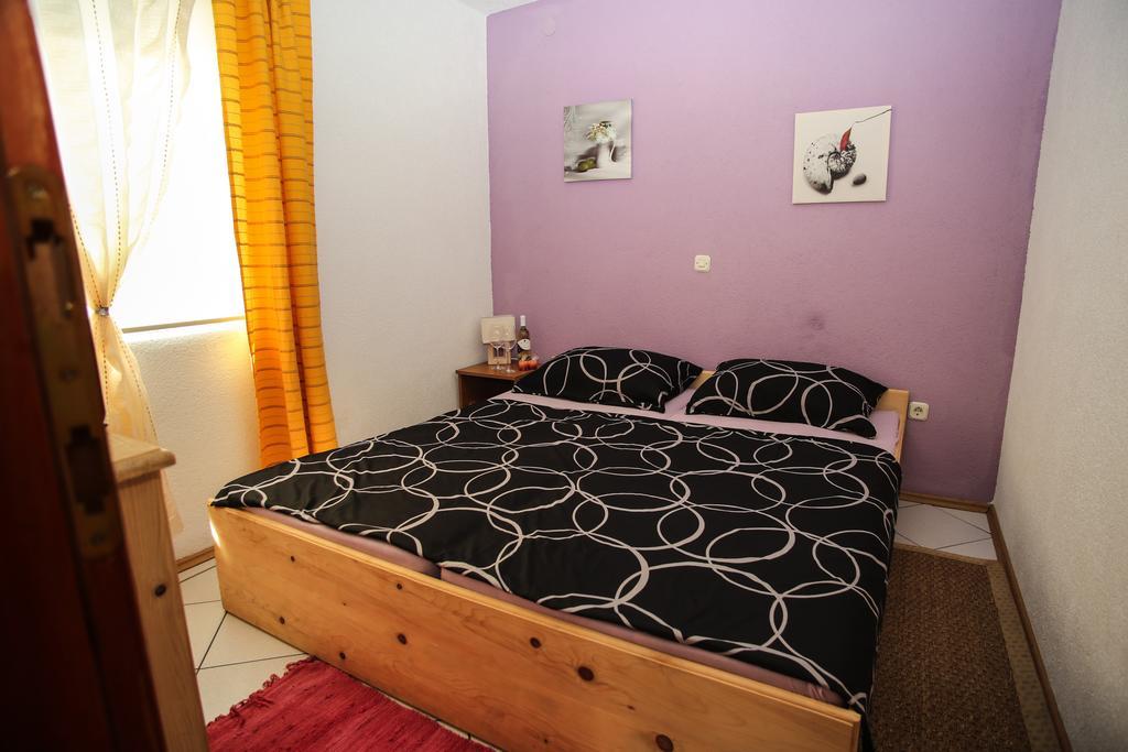 Apartments Marija Stari Grad  Rum bild