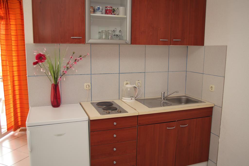 Apartments Marija Stari Grad  Rum bild