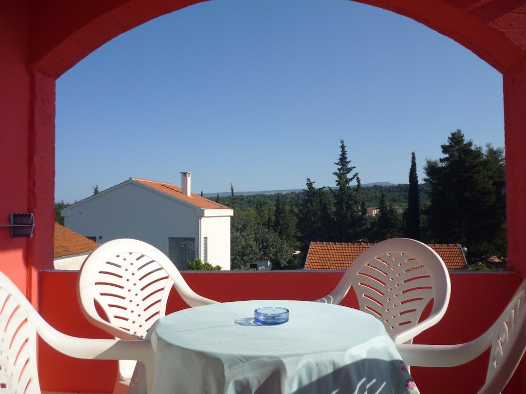 Apartments Marija Stari Grad  Rum bild